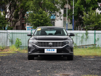 VW Passat 2026 Outstanding Model 380TSI Dragon Edition