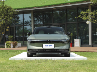 Zeekr 007 2025 Long Range AWD Intelligent Driving Edition 100kWh