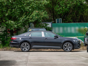 VW Passat 2025 Outstanding Model 330TSI Elite Edition