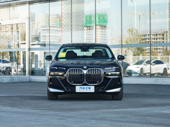 BMW 7 Series 2026 735Li M Sport