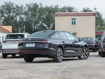 VW Passat 2026 Pro 380TSI Starry Dragon Edition