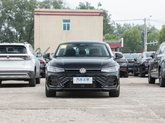 VW Passat 2026 Pro 380TSI Starry Dragon Edition