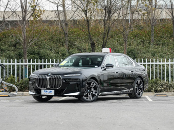 BMW 7 Series 2026 Restyled 740Li Leading M Sport