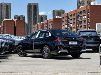 BMW i5 2026 eDrive 35L M Sport