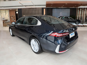 BMW 5 Series 2026 525Li Luxury