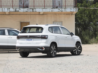 VW Tharu 2025 300TSI 2WD Bright Moon Edition