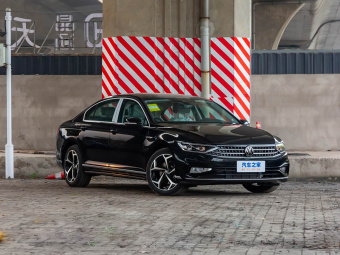 VW Magotan 2025 330TSI DSG Luxury Edition