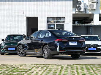 BMW 5 Series 530Li xDrive Luxury