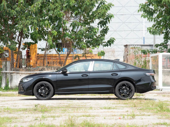 VW Passat 2026 Pro 380TSI Starry Dragon Edition