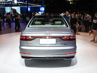 Audi A8L 2025 55 TFSI Quattro Flagship Model