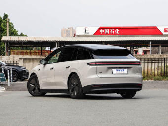 Li Auto i6 2025 two-wheel drive standard version