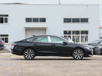 VW Passat 2026 Pro 380TSI Dragon Edition