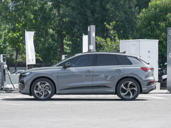 Audi Q4 e-tron 2024 50 Quattro Sprinter Night Edition