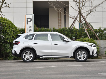 BMW iX1 2026 eDrive25L X Design