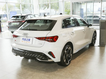 Audi A3 Sportback 2025 35TFSI Flying Spur Premium Edition + Luxury Package