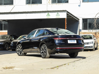 VW Passat 2026 Outstanding 280TSI Business Edition