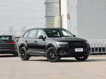 Audi Q7 2025 45 TFSI Quattro S line Black Knight Edition