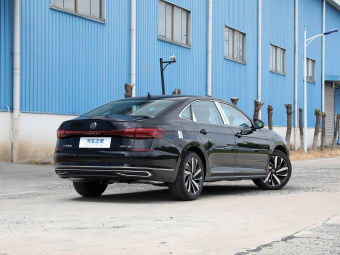 VW Passat 2025 Outstanding Model 380TSI Dragon Edition