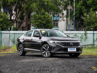 VW Passat 2026 Outstanding Model 380TSI Dragon Edition
