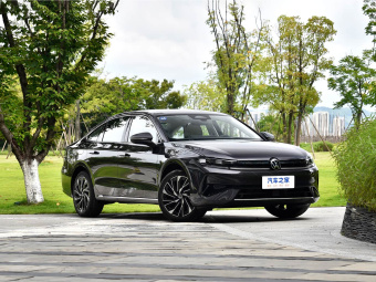 VW Sagitar 2026 L 300TSI DSG Luxury