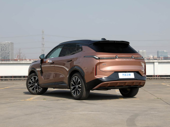 Lynk & Co 08 EM-P 2025 Halo 220km/h AWD Performance