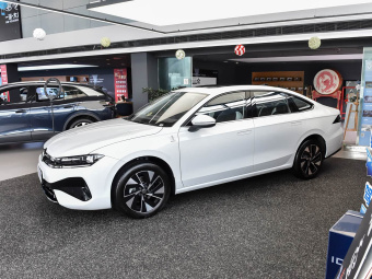 VW Sagitar 2026 L 300TSI DSG Elite