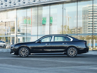 BMW 7 Series 2026 735Li M Sport
