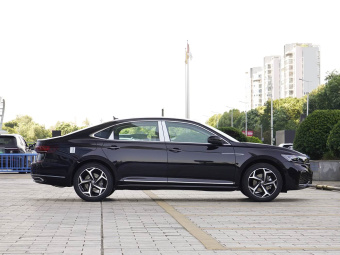 VW Passat 2025 Outstanding Model 380TSI Starry Sky Dragon Edition
