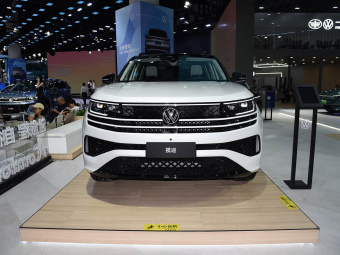 VW Tavendor 2025 380TSI AWD R-Line Touring Edition