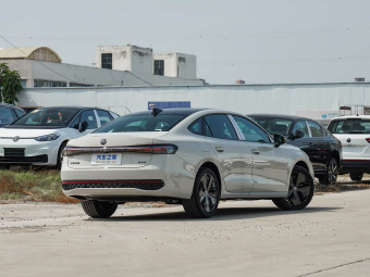 VW Passat 2025 Pro 380TSI Starry Sky Dragon Edition