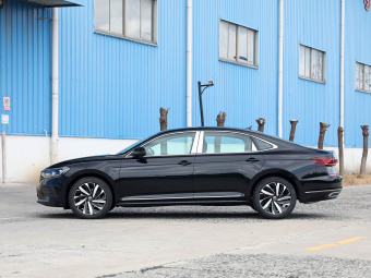 VW Passat 2025 Outstanding Model 380TSI Dragon Edition