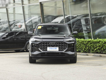Audi Q6 2026 45 TFSI Quattro Black Knight Edition Flying Rider Package 6-seater