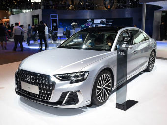 Audi A8L 2025 55 TFSI Quattro Flagship Model