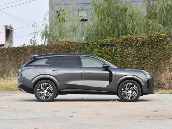 Lynk & Co 08 EM-P 2025 Model 120km Long Range Pro