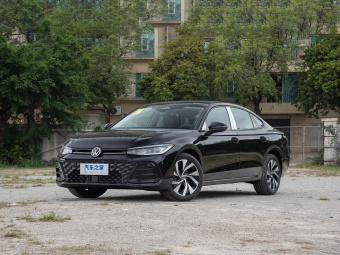 VW Passat 2025 Pro 300TSI Starry Sky Dragon Edition