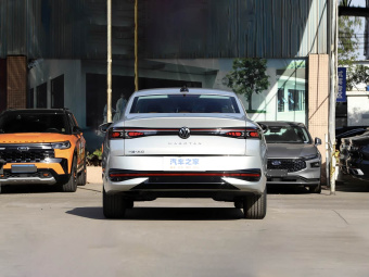 VW Magotan 2026 300TSI Premium Edition Eye-Catching Bag