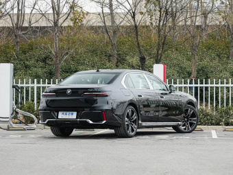 BMW 7 Series 2026 Restyled 740Li Leading M Sport