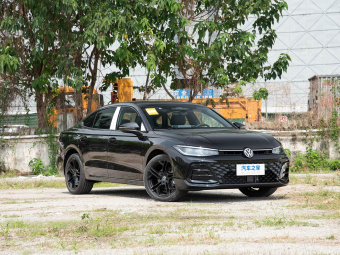 VW Passat 2026 Pro 380TSI Starry Dragon Edition