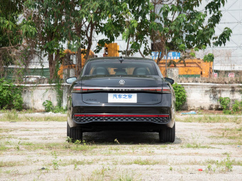 VW Passat 2026 Pro 380TSI Starry Dragon Edition