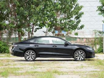 VW Passat 2026 Pro 380TSI Starry Sky Dragon Edition