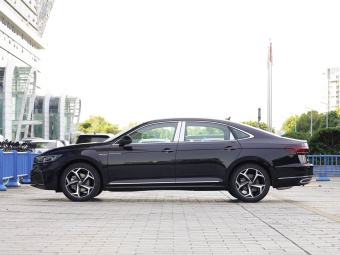 VW Passat 2025 Outstanding Model 380TSI Starry Sky Dragon Edition