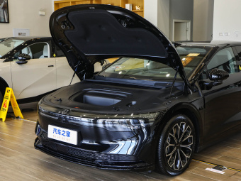 Zeekr 007 2025 AWD Intelligent Driving Edition 75kWh
